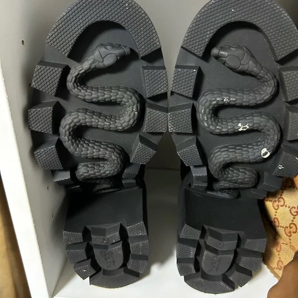 GUCCI CALFSKIN NAPPA RHOMBUS QUILTED TRIP ANKLE BOOTS 40 BLACK - Picture 6 of 6